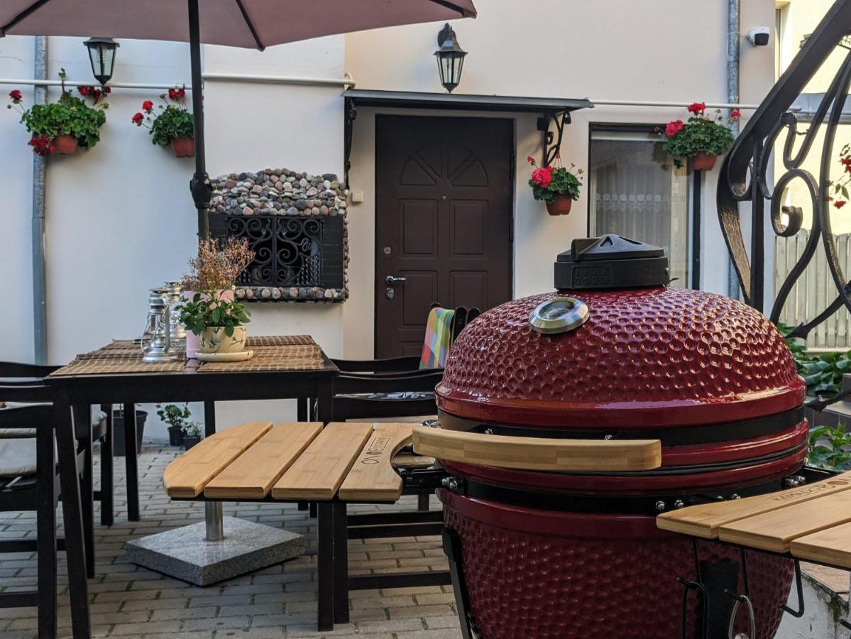 Guest House Nika - Cottages And Rooms In The Heart Of Palanga City Center Ngoại thất bức ảnh