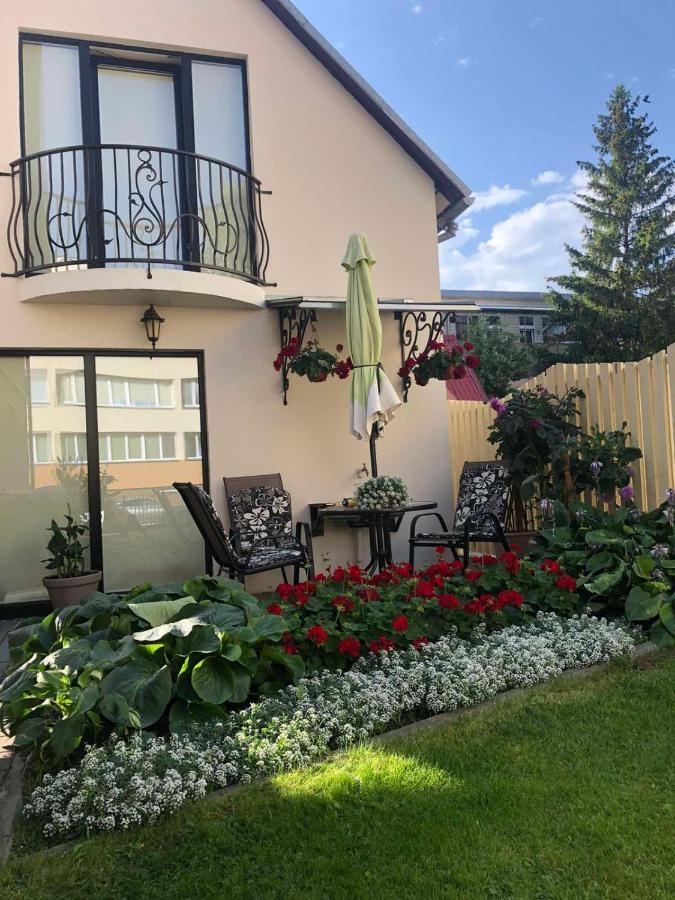 Guest House Nika - Cottages And Rooms In The Heart Of Palanga City Center Ngoại thất bức ảnh