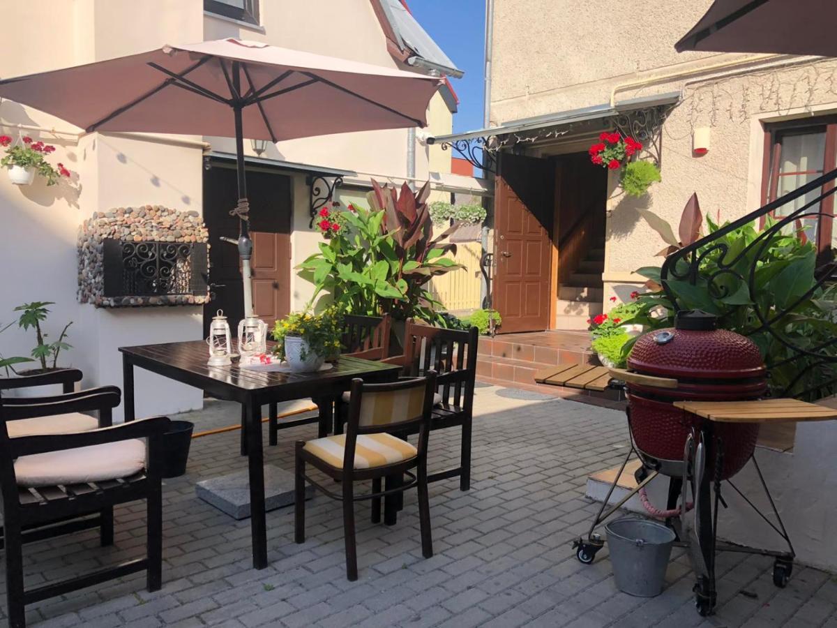 Guest House Nika - Cottages And Rooms In The Heart Of Palanga City Center Ngoại thất bức ảnh