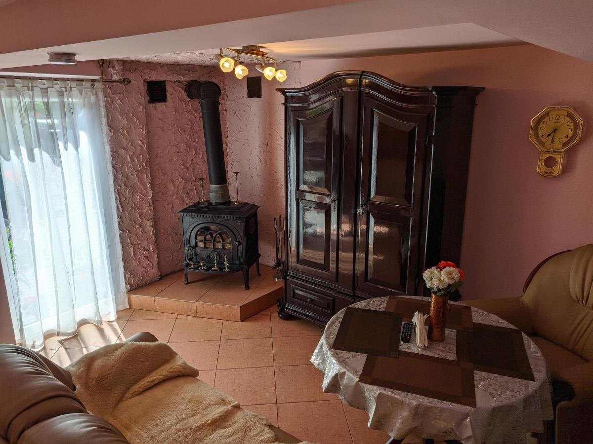 Guest House Nika - Cottages And Rooms In The Heart Of Palanga City Center Ngoại thất bức ảnh