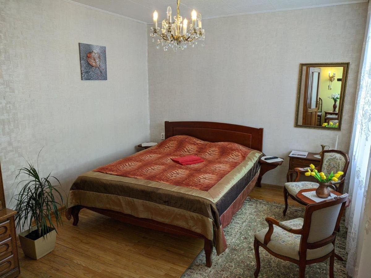 Guest House Nika - Cottages And Rooms In The Heart Of Palanga City Center Ngoại thất bức ảnh