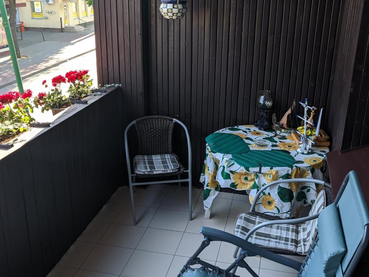 Guest House Nika - Cottages And Rooms In The Heart Of Palanga City Center Ngoại thất bức ảnh